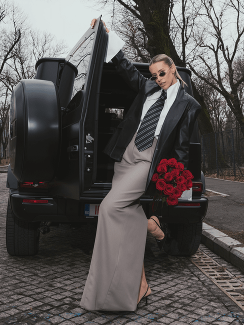 Dani Oțil, gest spectaculos de Valentine’s Day. Cadoul de lux, în valoare de peste 253.000 de euro, pe care i l-a făcut soției sale, Gabriela Prisăcariu