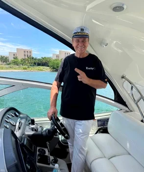 Nick Rădoi se pregătește să vină în România, deși cancerul i-a recidivat foto: Facebook 