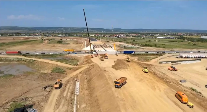 VIDEO Primul drum expres construit integral în România, aproape de finalizare. „Sunt mobilizați peste 550 de oameni”