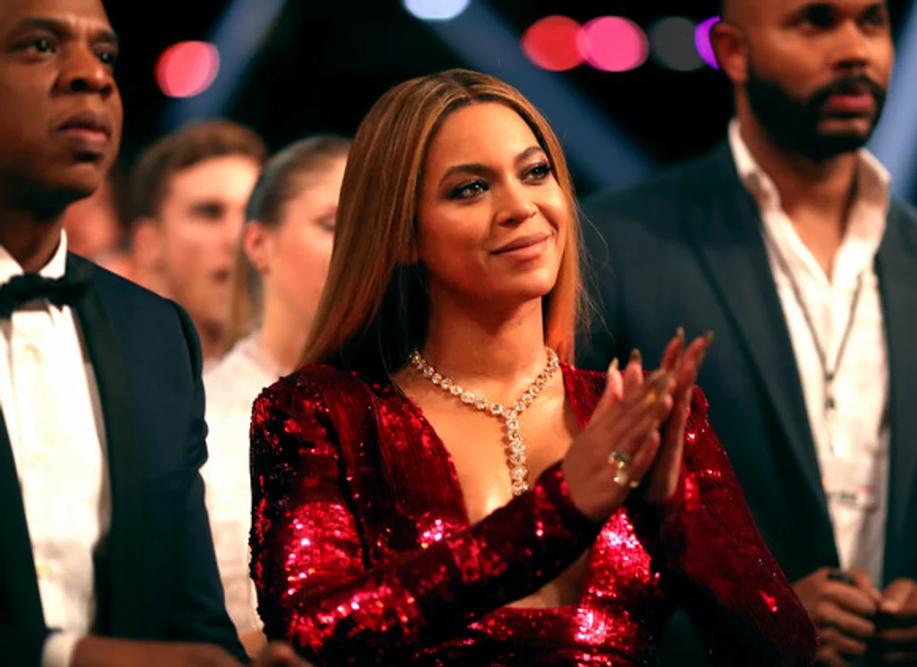 Beyonce a fost profund emoţionată de cuvintele pe care Adele i le-a adresat cu lacrimi în pchi 