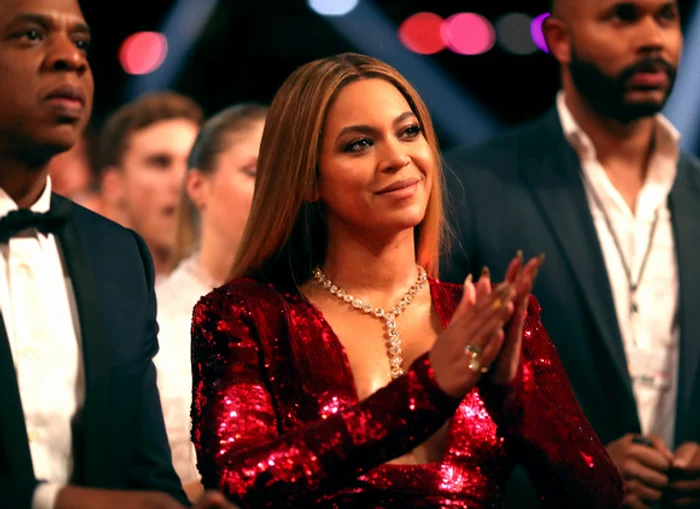 Beyonce a fost profund emoţionată de cuvintele pe care Adele i le-a adresat cu lacrimi în pchi