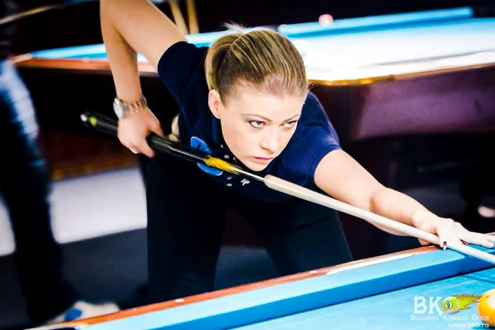 Cine este Sonia Simionov. Jurnalista a câştigat un concurs de biliard