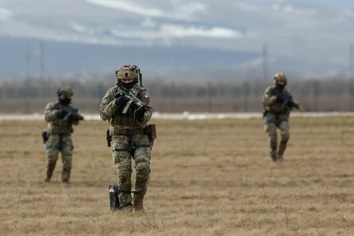 Klaus Iohannis - Baza 71 Aeriană General Emanoil Ionescu - Câmpia Turzii - 2 feb 2022 / FOTO Inquam Photos / Simion Tătaru