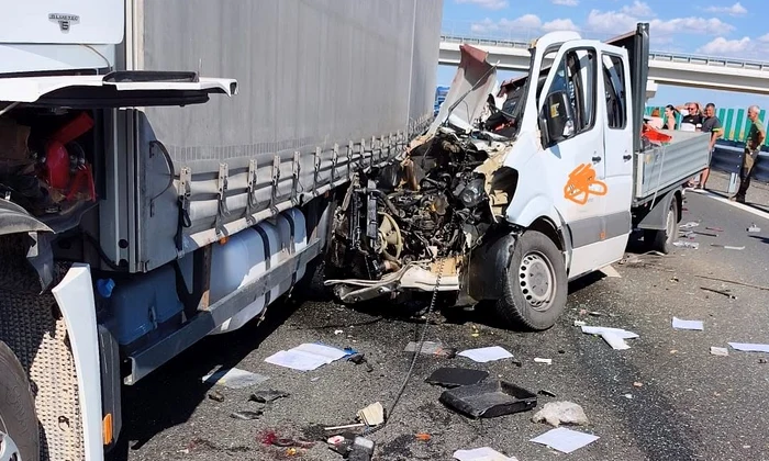 Accident pe DEx12 Craiova-Pitești