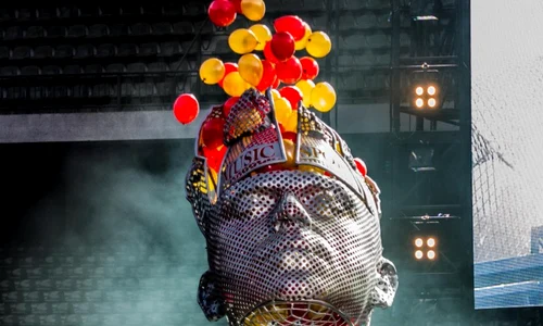 robbie williams in concert 000 par7630584 jpeg