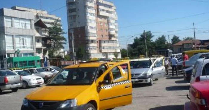 Piteşti:Taximetriştii nu mai au clienţi