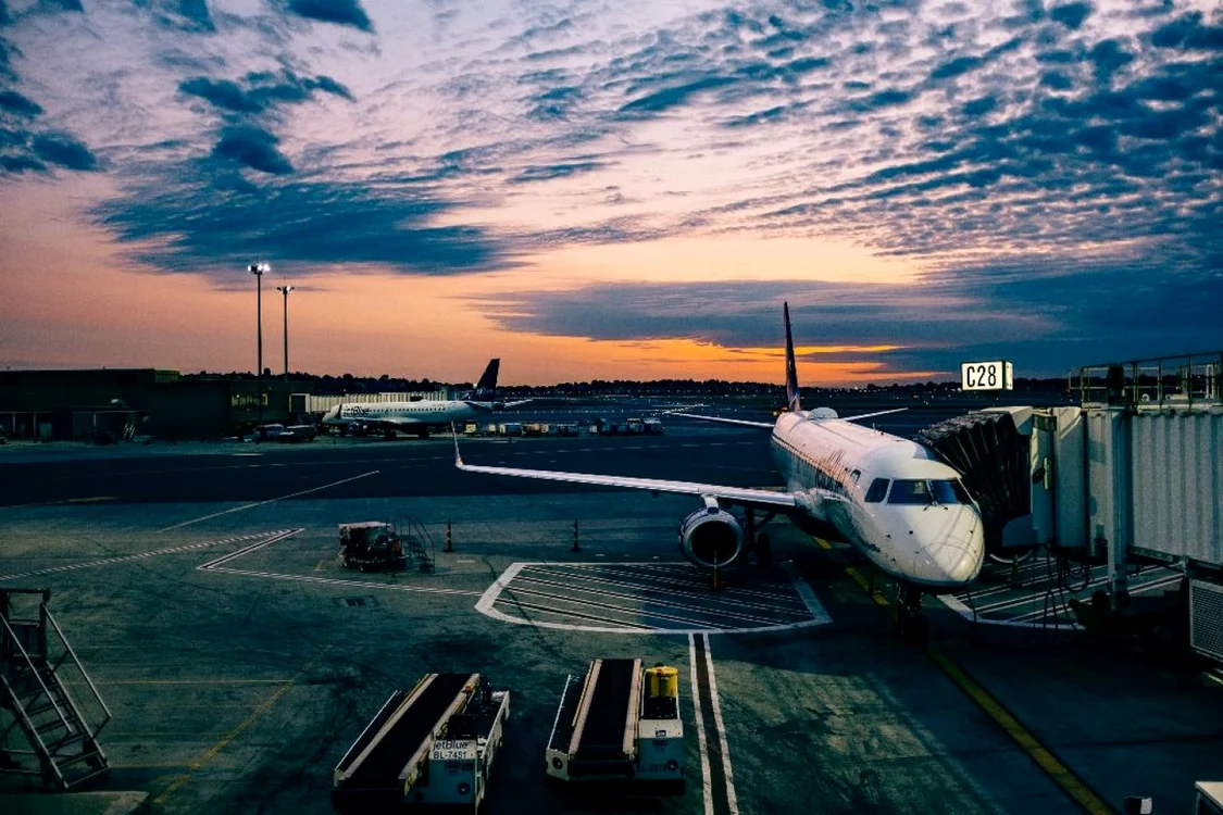 aeroport avion anulare zbor