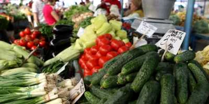 Vânzătorii spun că legumele pe care le comercializează nu sunt de import