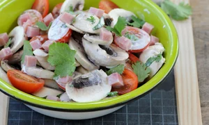 salata de ciuperci cu sunca jpeg
