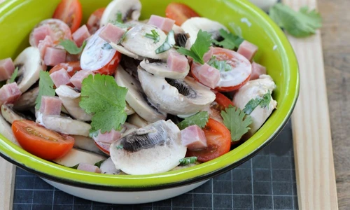 salata de ciuperci cu sunca jpeg