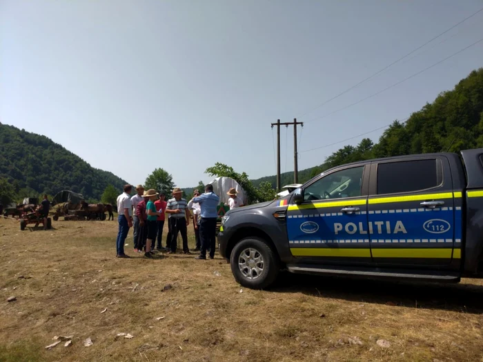 Zeci de poliţişti şi jandarmi, la târgurile tradiţionale de cai organizate în Argeş, joi, de Sf. Marina