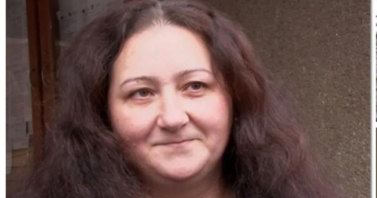 Directoarea liceului, tăcută după scandalul unei relații între un profesor și o elevă. Directoarea liceului, tăcută după scandalul unei relații între un profesor și o elevă.