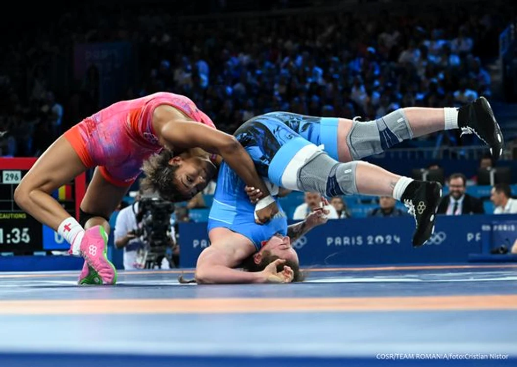 Cătălina Axente a fost doborâtă de rivala Kennedy Alexis Blades FOTO: COSR/Cristina Nistor