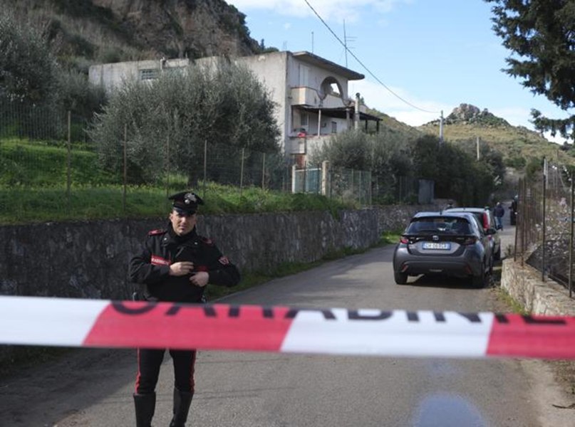 Un bărbat și-a împușcat mortal soția și doi copii, iar apoi s-a sinucis. În masacru au mai fost rănite grav alte trei persoane