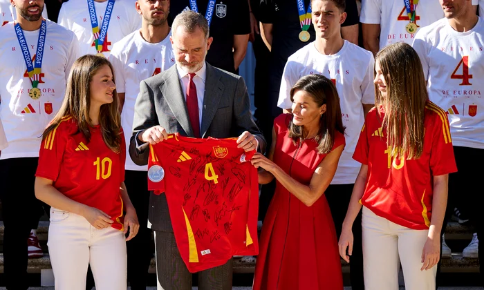Regina Letizia, Regele Felipe, Infanta Sofia si Printesa Leonor la primirea echipei de fotbal a Spaniei   GettyImages 2162153799 jpg
