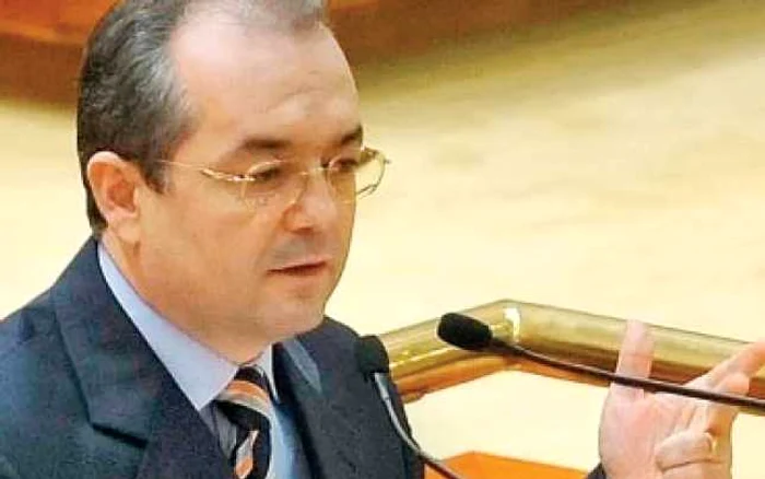 Boc: "Pasajul Băneasa va fi inaugurat la 1 decembrie 2009"