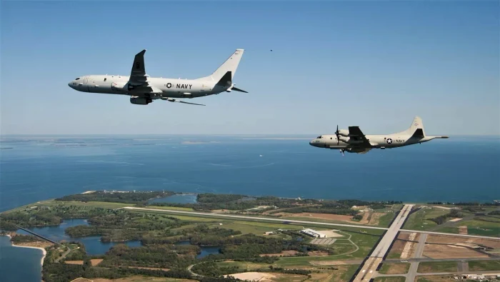 Avioanele de supraveghere Aliate stau cu senzorii pe ruși U.S. Navy photo by Liz Goettee