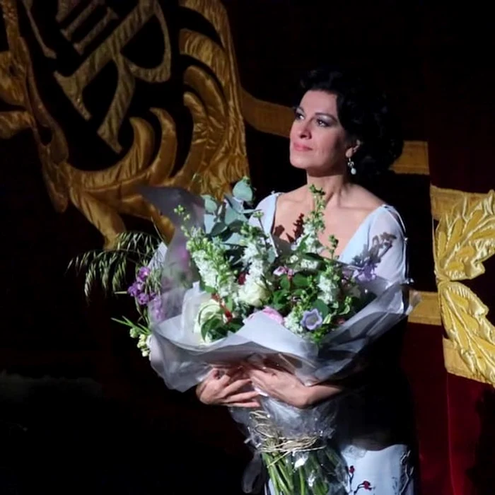 
    Soprana Angela Gheorghiu a cântat numai pe scene internaționale  