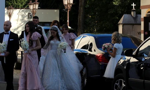 Teodora, fiica cea mare a lui Gigi Becali, s a căsătorit religios sâmbătă, 12 octombrie jpeg