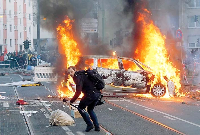 Gunoaiele au fost risipite peste tot