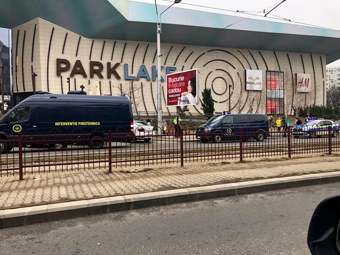 Polițiștii au intervenit la 13 ore după ce au primit emailul privind amenințarea cu bomba