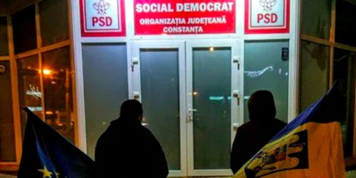 Protest în faţa sediului PSD Constanţa Sursa Facebook Alexandru Cosmin Moldovan