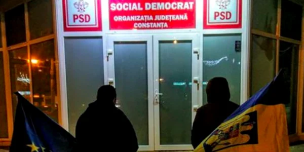 Protest în faţa sediului PSD Constanţa Sursa Facebook Alexandru Cosmin Moldovan
