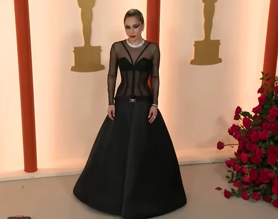 Lady Gaga a apărut pe scenă în altă ținută decât cea de la venire. Foto: captură ABC