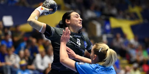 Cristina Neagu CSM Bucuresti si SG BBM Bietigheim Mediafax Foto Eduard Vinatoru