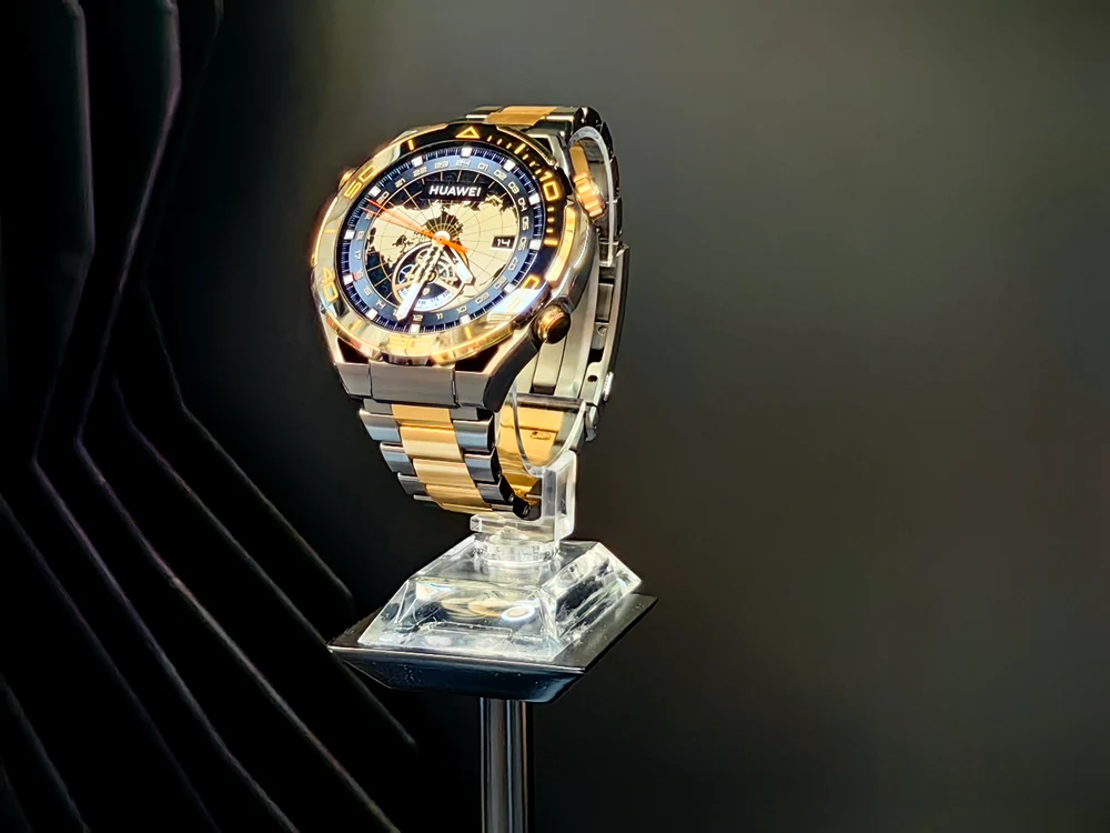 HUAWEI WATCH ULTIMATE DESIGN. FOTO Adrian Pogîngeanu