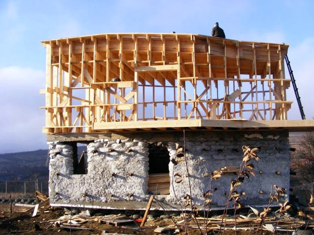 Casa ecologică construită în Iaşi FOTO bzi.ro