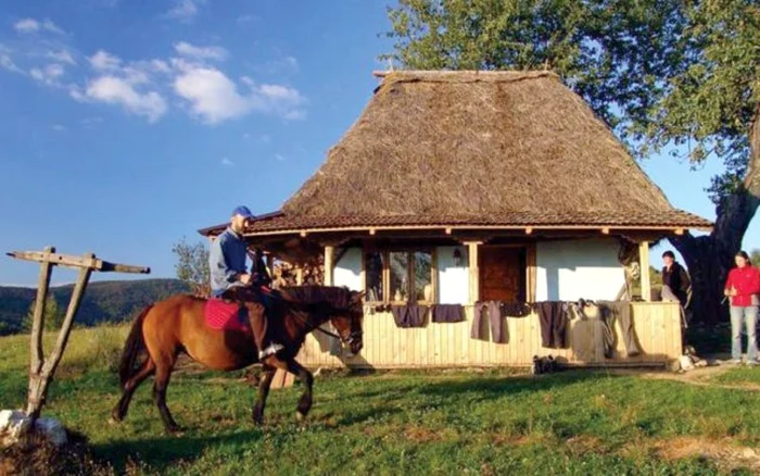 Cel puţin patru case vechi ţărăneşti vor fi reabilitate cu bani de la AFCN FOTO Arhivă