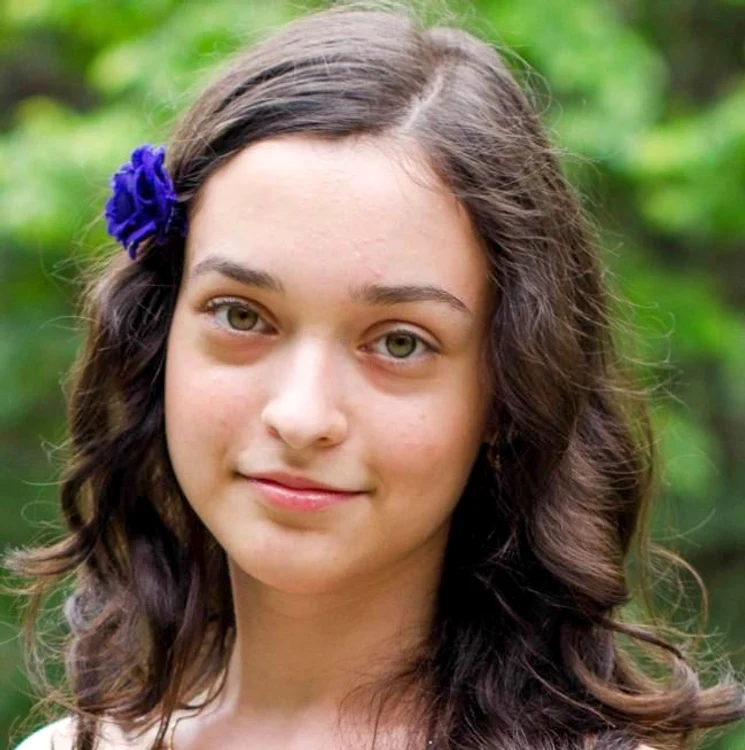 
    Iulia Ionescu, eleva de 15 ani dispărută miercuri în Bucureşti  