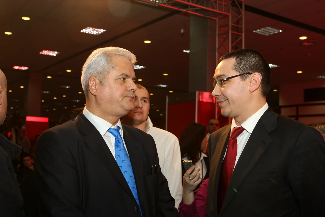 
    Adrian Năstase și Victor Ponta  