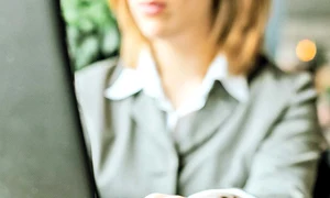 Escroaca a flirtat  cu victima pe  o reţea socială jpeg