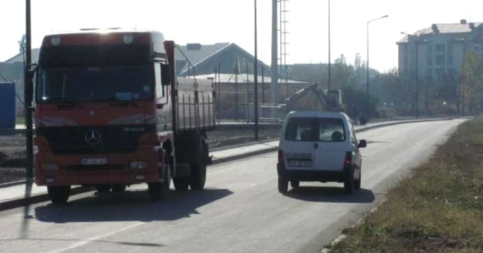 Strada Insulei a fost redeschisă traficului rutier