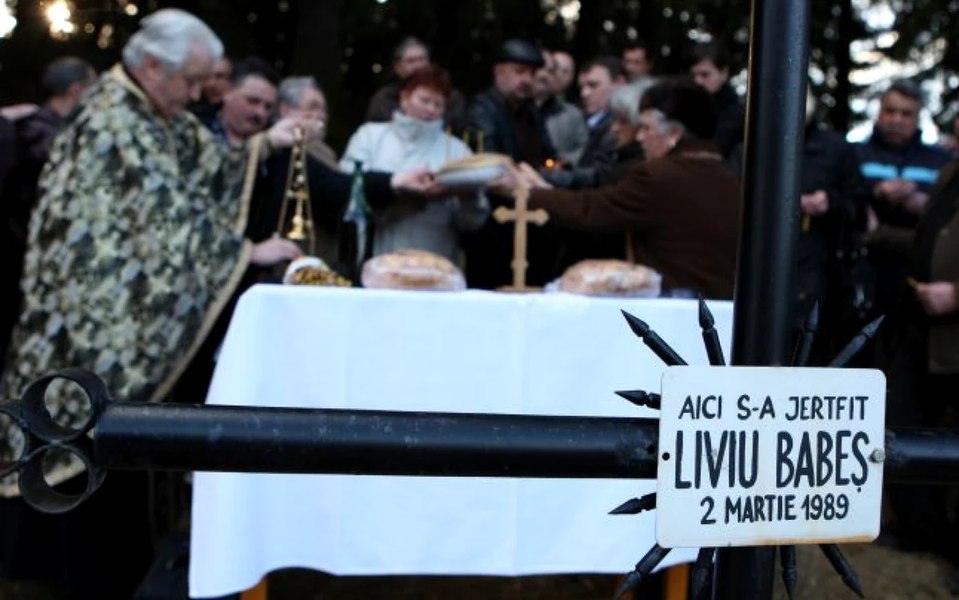 2 martie, ziua în care muncitorul Liviu Cornel Babeş şi-a dat foc pe pârtia de schi „Bradul” din Poiana Braşov VIDEO 