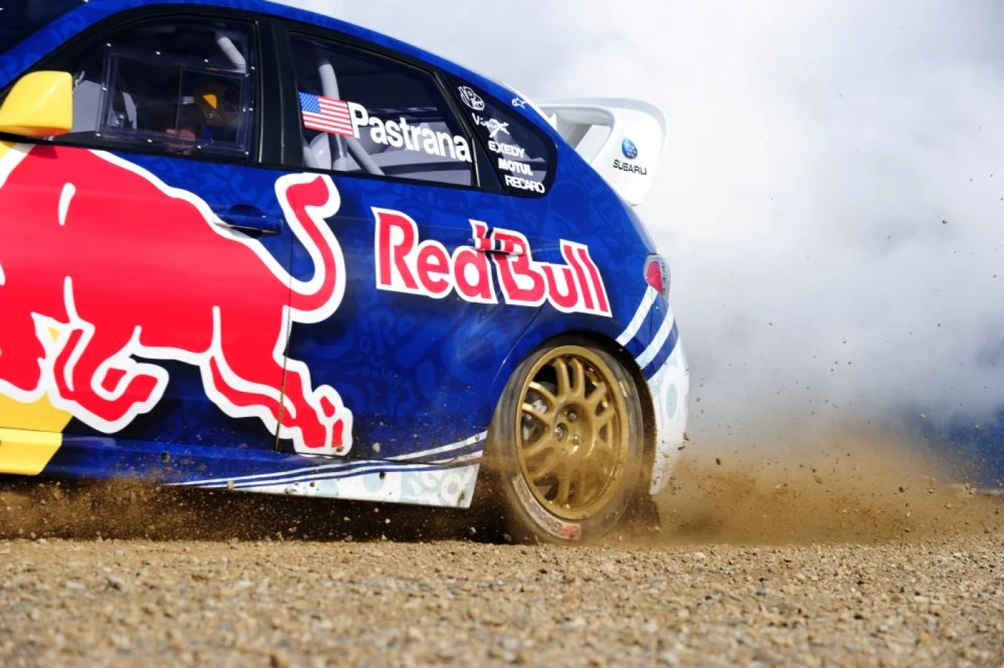 Cele mai recente postări pe Twitter despre Red Bull conţineau, mai degrabă, informaţii despre echipa de curse Formula 1, decât despre tentativa de şantaj FOTO ddalpra.files.wordpress.com