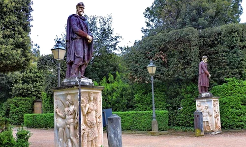 Copia statuii de nobil dac din Florența, dezvelită la Muzeul Național de Istorie a României jpeg