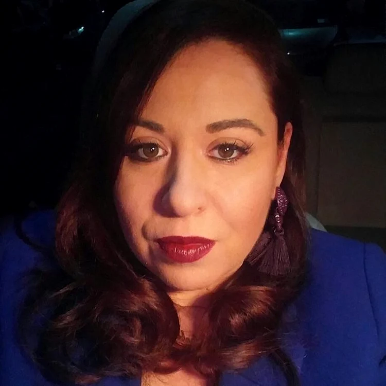 
    Oana Roman s-a hotărât să se retragă o perioadă din televiziuneFoto: arhivă personală  
