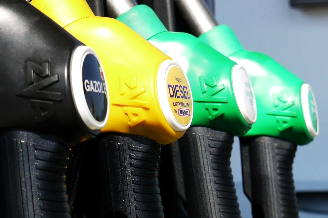 benzina motorina petrol jpg
