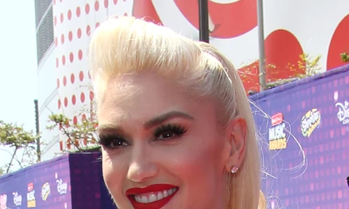 Gwen Stefani at The 2016 Radio Disney Music Awards in LA jpeg