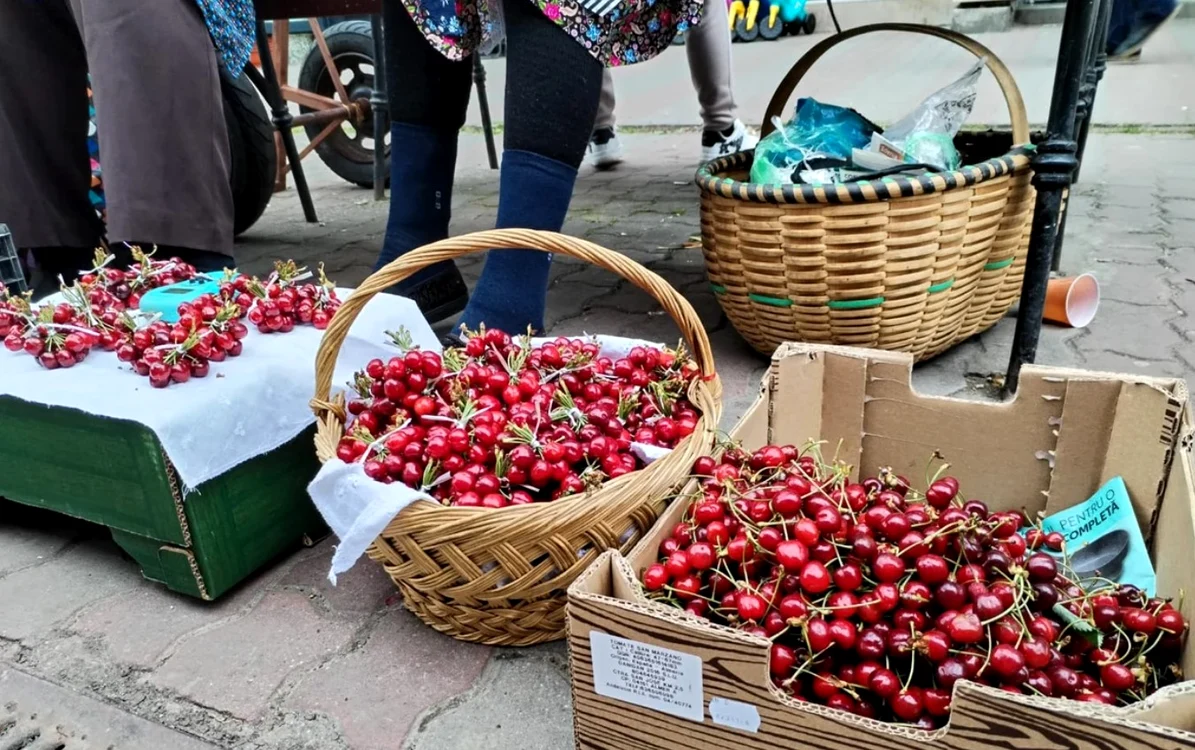 Prețuri mici la țărani, prețuri mari la comercianții din piețe FOTO: A.M.