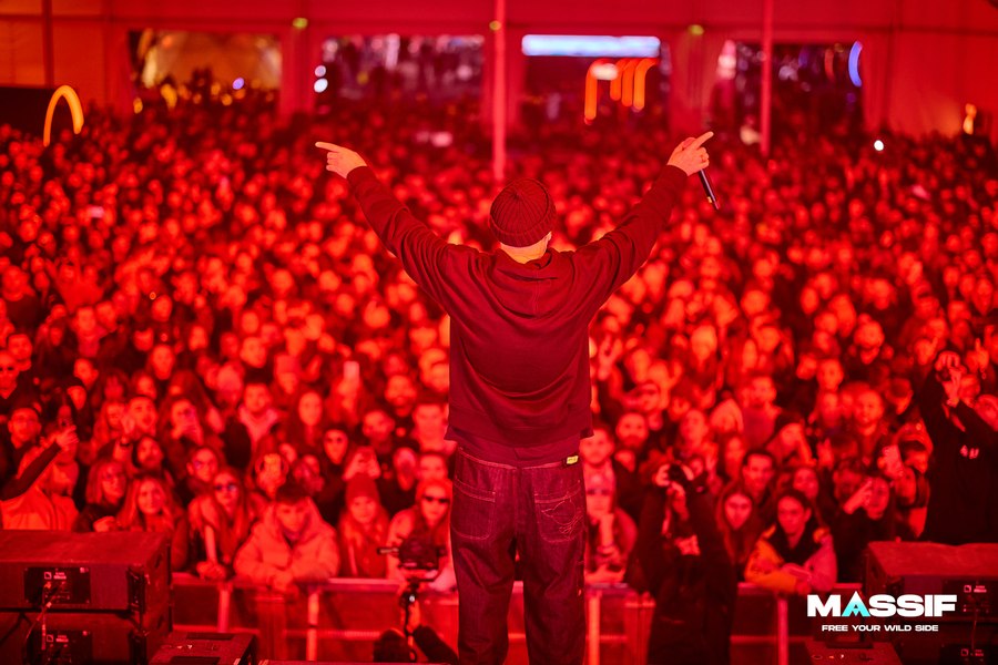 Festivalul Massif 2024 a umplut Poiana Brașov. Începutul timid, compensat de weekendul full VIDEO