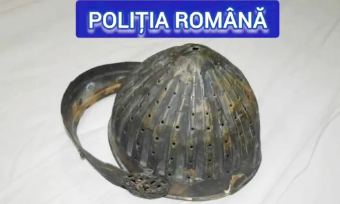 12 coif antic recuperat de politisti 1451 jpg
