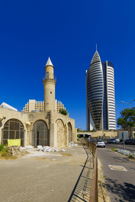 Iranul a lovit cu rachete cea mai veche moschee din Haifa: „O crimă de război”