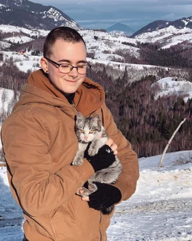 Fiica Principesei Sofia, Elisabeta Maria Biarneix alias Eelaz Biarneix, e o mare iubitoare de pisici. FOTO: Instagram