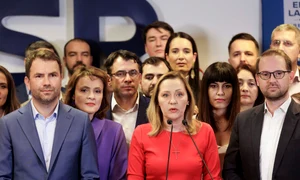 Elena Lasconi, președintele USR, face declarații de presă la încheierea primului tur al alegerilor pentru președinția României, la sediul partidului în București. FOTO Inquam Photos / Bogdan Buda
