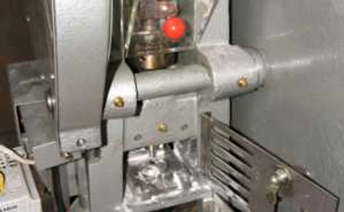 Poliţiştii au descoperit două laboratoare de producere a drogurilor