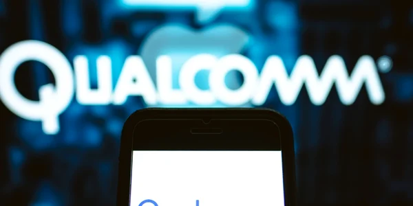 Smartphone cu procesor Qualcomm FOTO Shutterstock